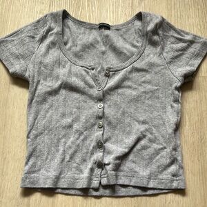 Brandy Melville gray button crop top